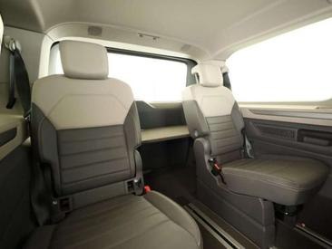 Volkswagen Multivan Van 2.0 TSI — photo 5