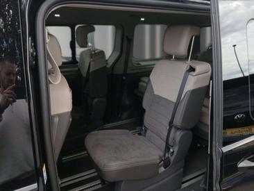 Volkswagen Multivan Van 2.0 TDI — photo 10
