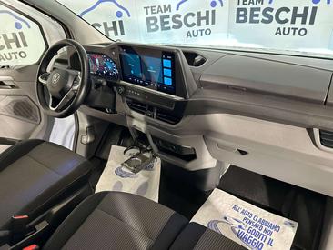 Volkswagen Multivan Van 2.0 TDI — photo 7
