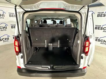 Volkswagen Multivan Van 2.0 TDI — photo 11