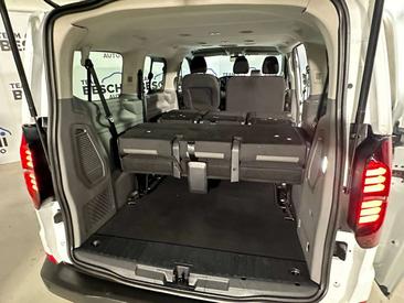 Volkswagen Multivan Van 2.0 TDI — photo 12
