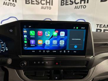 Volkswagen Multivan Van 2.0 TDI — photo 13