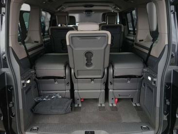 Volkswagen Multivan Van 2.0 TDI — photo 21