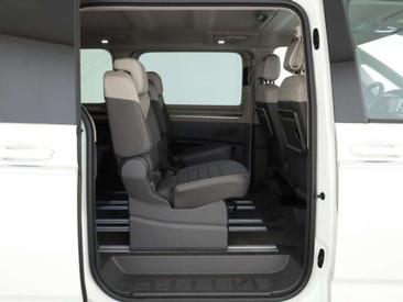 Volkswagen Multivan Van 2.0 TDI — photo 6