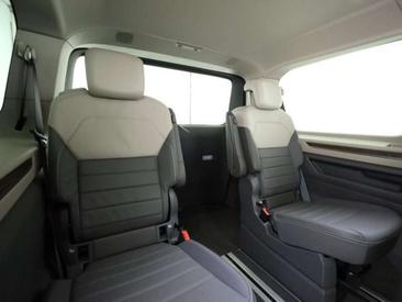 Volkswagen Multivan Van 2.0 TDI — photo 7