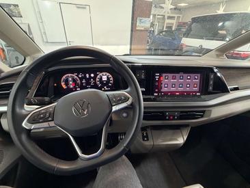 Volkswagen Multivan Van 2.0 TDI — photo 10