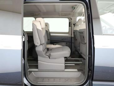 Volkswagen Multivan Van 2.0 TDI — photo 6