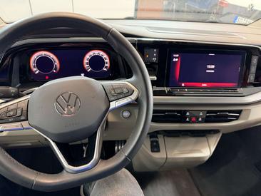 Volkswagen Multivan Van 2.0 TDI — photo 12