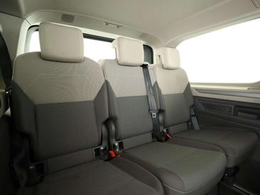 Volkswagen Multivan Van 2.0 TDI — photo 7