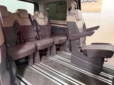 Volkswagen Multivan Van 2.0 TDI — photo 13