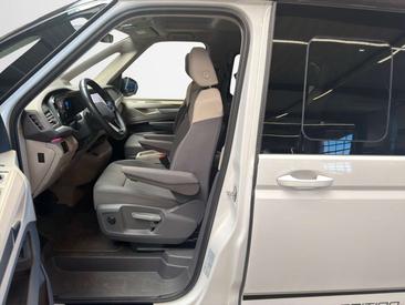 Volkswagen Multivan Van 2.0 TDI — photo 9