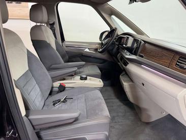 Volkswagen Multivan Van 2.0 TDI — photo 15