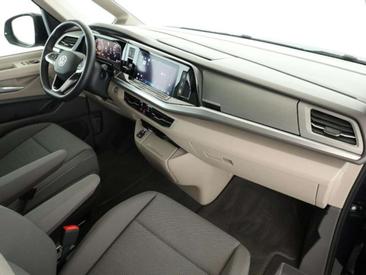 Volkswagen Multivan Van 2.0 TDI — photo 2