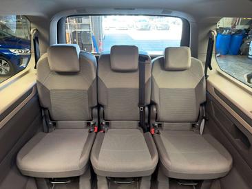 Volkswagen Multivan Van 2.0 TDI — photo 12