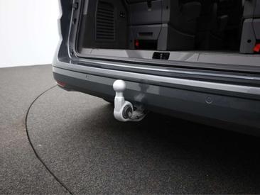 Volkswagen Multivan Van 2.0 TDI — photo 13