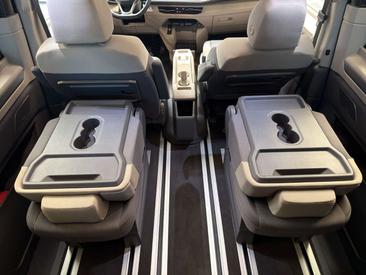 Volkswagen Multivan Van 2.0 TDI — photo 13