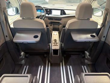 Volkswagen Multivan Van 2.0 TDI — photo 14