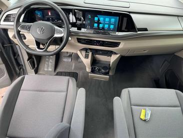 Volkswagen Multivan Van 2.0 TDI — photo 7