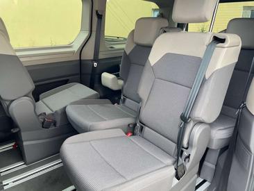 Volkswagen Multivan Van 2.0 TDI — photo 9