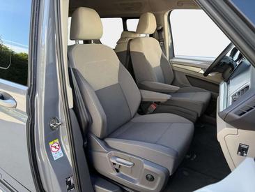Volkswagen Multivan Van 2.0 TDI — photo 10