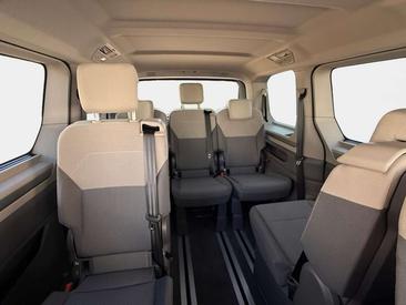 Volkswagen Multivan Van 2.0 TDI — photo 11