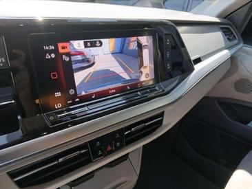 Volkswagen Multivan Van 2.0 TDI — photo 16