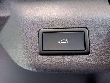 Volkswagen Multivan Van EHybrid — photo 9