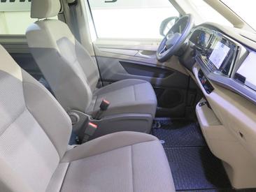 Volkswagen Multivan Van 2.0 TDI — photo 10