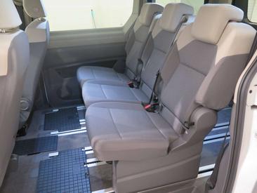 Volkswagen Multivan Van 2.0 TDI — photo 12