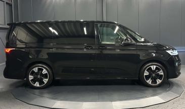 Volkswagen Multivan Van 2.0 TDI — photo 5