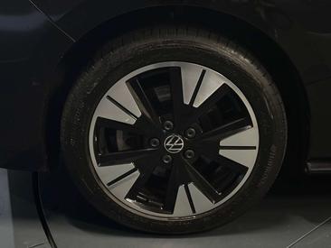 Volkswagen Multivan Van 2.0 TDI — photo 8