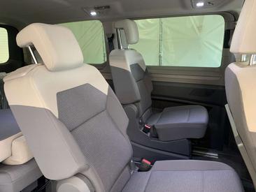 Volkswagen Multivan Van 2.0 TDI — photo 3