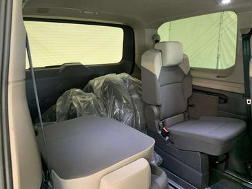 Volkswagen Multivan Van 2.0 TDI — photo 4