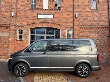 Volkswagen Multivan Van 2.0 TDI — photo 10