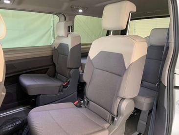 Volkswagen Multivan Van 2.0 TDI — photo 8