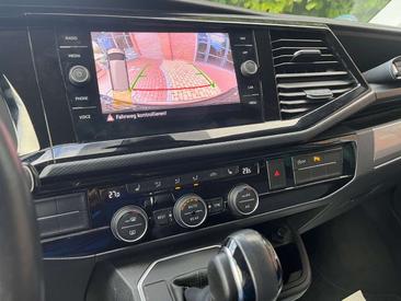 Volkswagen Multivan Van 2.0 TDI — photo 11