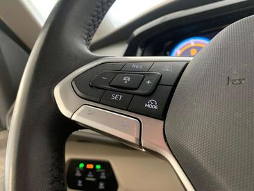 Volkswagen Multivan Van 2.0 TDI — photo 11