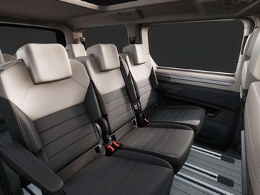 Volkswagen Multivan Van 2.0 TDI — photo 11
