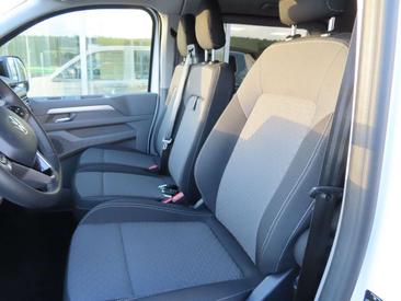 Volkswagen Multivan Van 2.0 TDI — photo 8