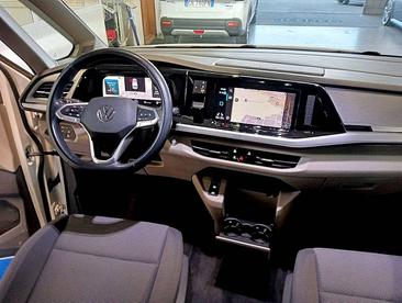 Volkswagen Multivan Van 2.0 TDI — photo 7
