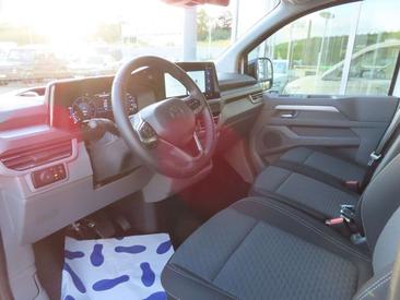 Volkswagen Multivan Van 2.0 TDI — photo 9