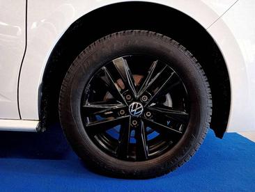 Volkswagen Multivan Van 2.0 TDI — photo 18