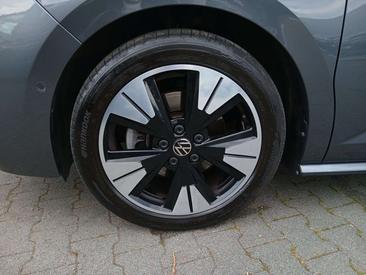 Volkswagen Multivan Van 2.0 TDI — photo 5
