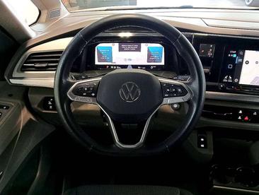 Volkswagen Multivan Van 2.0 TDI — photo 25