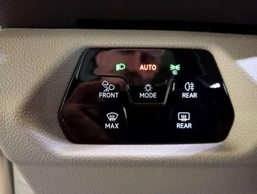 Volkswagen Multivan Van 2.0 TDI — photo 26