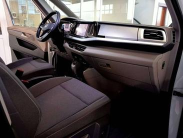 Volkswagen Multivan Van 2.0 TDI — photo 27