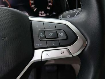 Volkswagen Multivan Van 2.0 TDI — photo 12