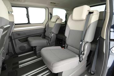 Volkswagen Multivan TDI Life — photo 17