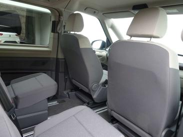 Volkswagen Multivan — photo 22