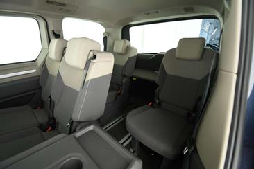 Volkswagen Multivan TDI Life — photo 22